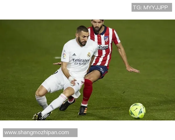 204厘米足球明星的传奇之路与巅峰时刻揭秘