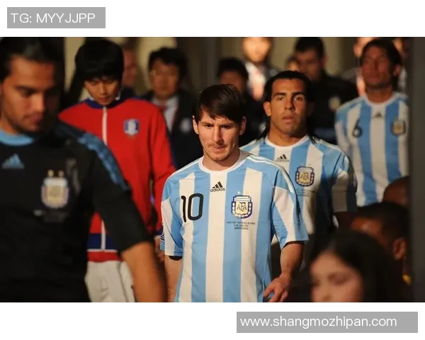 厄基尔足球明星高清图片欣赏与个人生涯精彩瞬间回顾 厄基尔足球明星高清图片欣赏与个人生涯精彩瞬间回顾