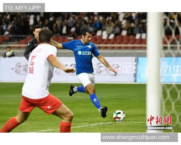 足球明星灯牌图片大全欣赏经典球星灯牌设计与创意展示